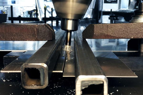 Friction Ħawwad il-Partijiet tal-Vetturi tal-Aluminju Welding